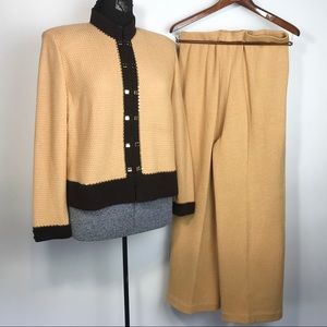 ST JOHN Collection Women’s SUIT Gold Knit Size 14